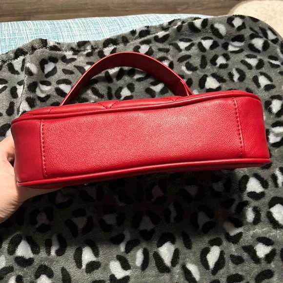 Juicy Couture Red and Gold Quilted Shoulder Bag - Picture 3 of 7